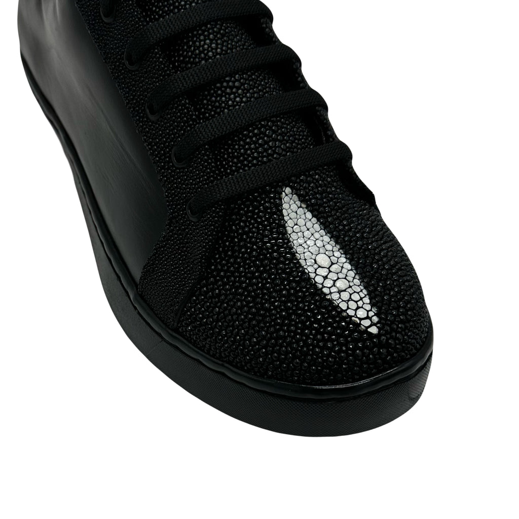 Max Mantarraya Negro