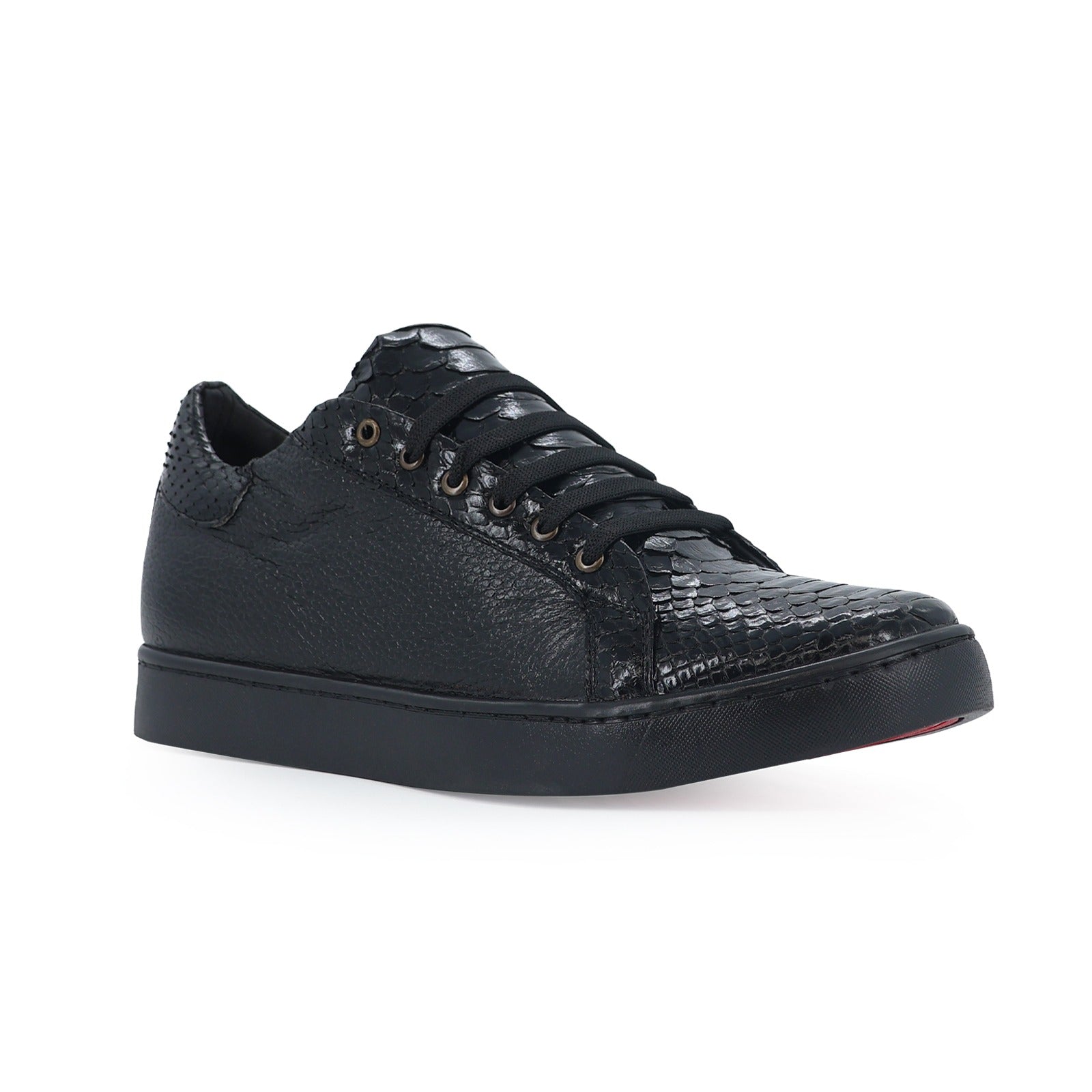 Max Python Black