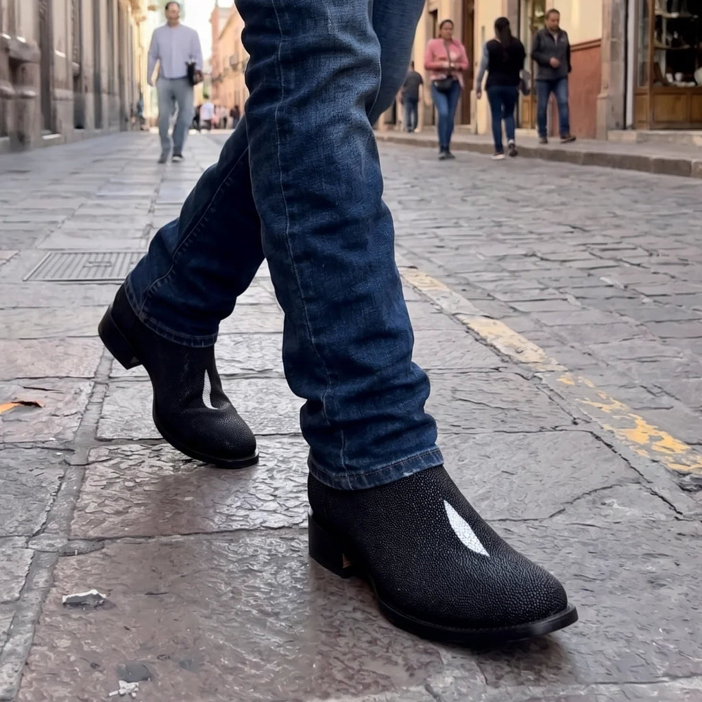 Botín en piel de Mantarraya con Diamante