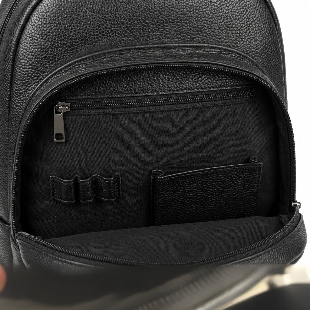 Mochila de piel con aplicación Mantarraya